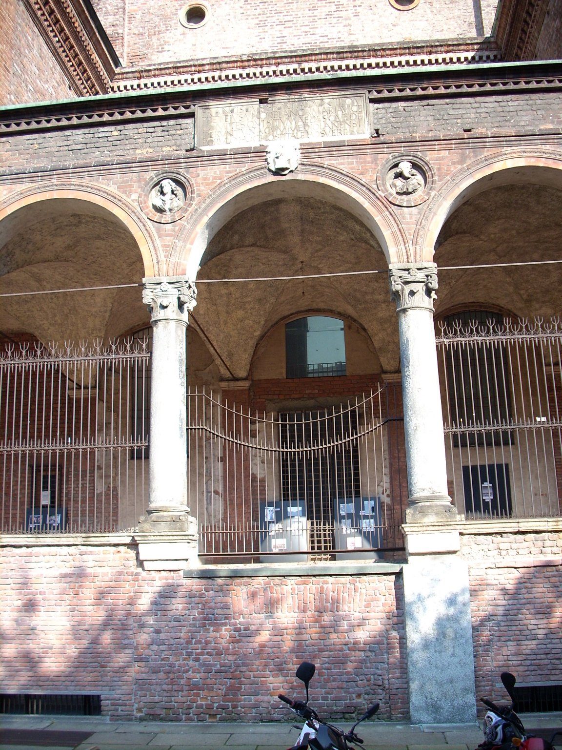Francesco Sforza and Bianca Maria Visconti memorial tablet, Ca' Granda, Milan - 02.JPG